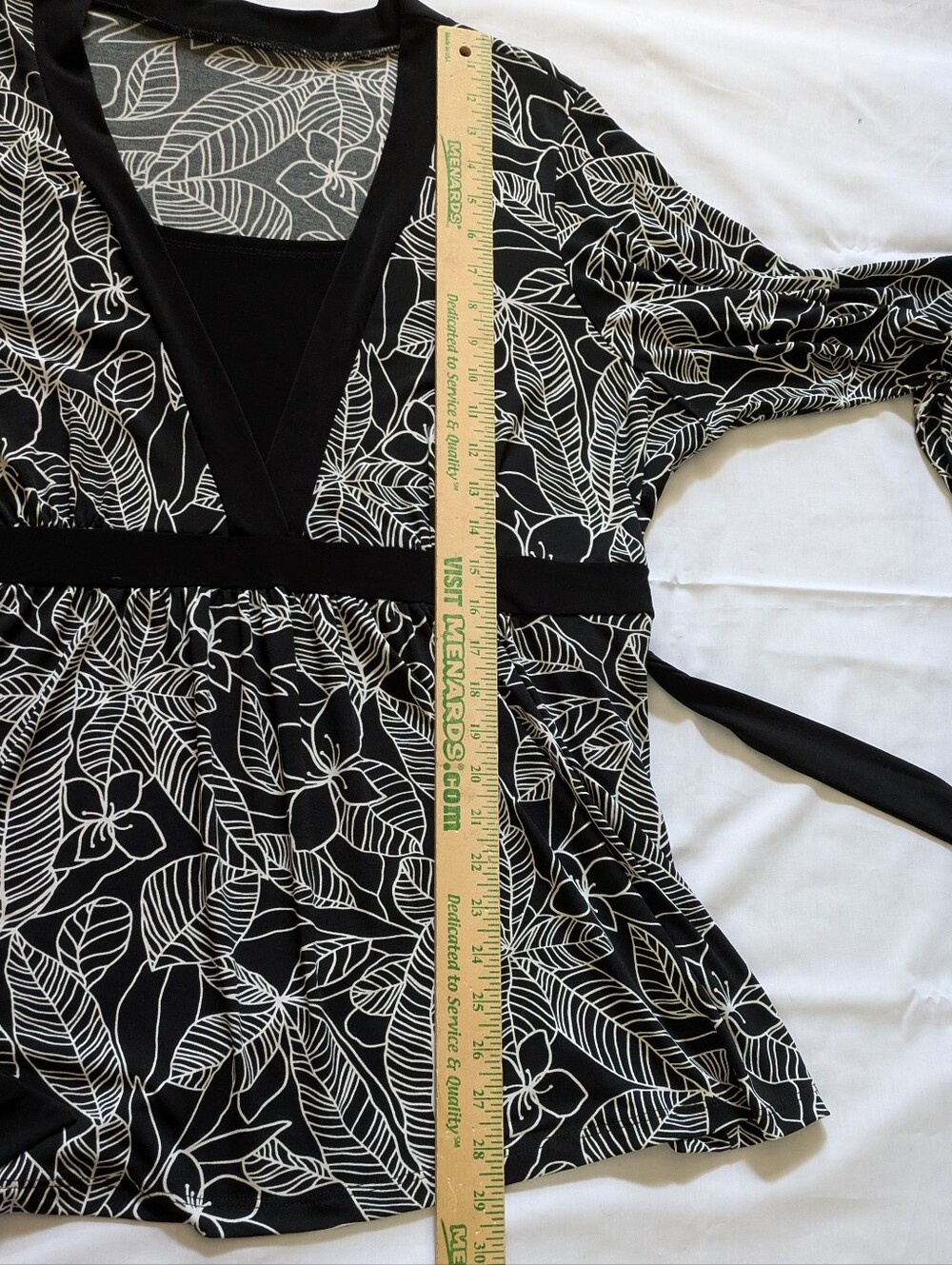 Black White Floral V-Neck 3/4 Sleeve Tunic Blouse Top - Picture 5 of 6